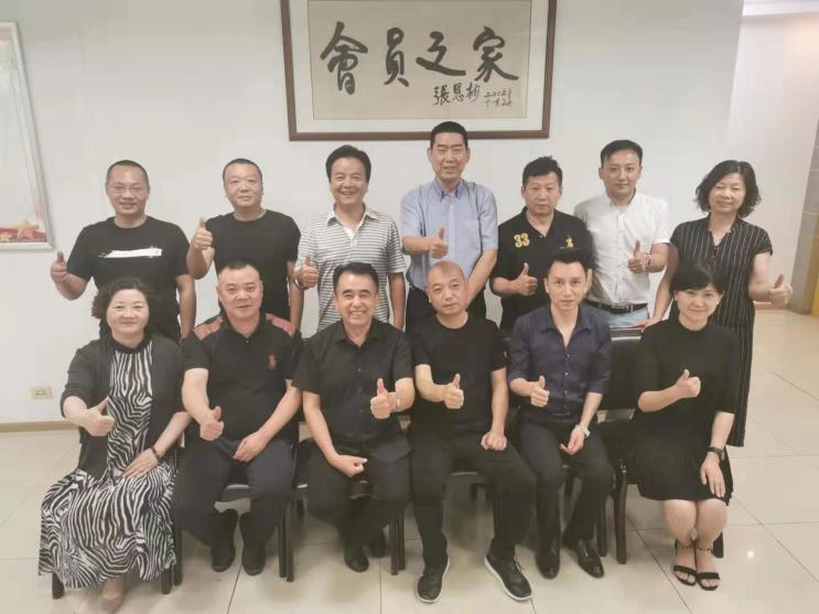 我省首個專家?guī)煺匠闪?，今泰裝飾工程經(jīng)理受(圖1)